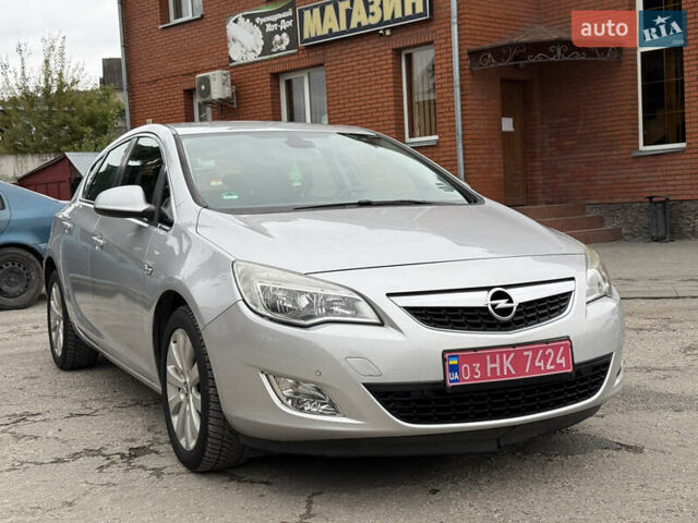 Сірий Опель Астра, об'ємом двигуна 1.6 л та пробігом 157 тис. км за 8000 $, фото 1 на Automoto.ua