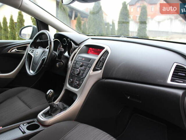 Серый Опель Астра, объемом двигателя 1.6 л и пробегом 193 тыс. км за 5890 $, фото 86 на Automoto.ua