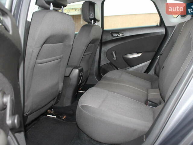 Серый Опель Астра, объемом двигателя 1.6 л и пробегом 193 тыс. км за 5890 $, фото 75 на Automoto.ua