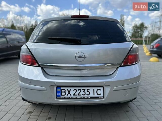 Серый Опель Астра, объемом двигателя 1.4 л и пробегом 178 тыс. км за 5500 $, фото 12 на Automoto.ua