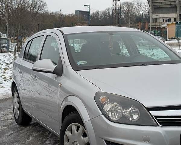 Сірий Опель Астра, об'ємом двигуна 1.4 л та пробігом 274 тис. км за 4500 $, фото 2 на Automoto.ua
