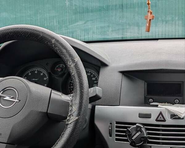 Сірий Опель Астра, об'ємом двигуна 1.4 л та пробігом 274 тис. км за 4500 $, фото 9 на Automoto.ua