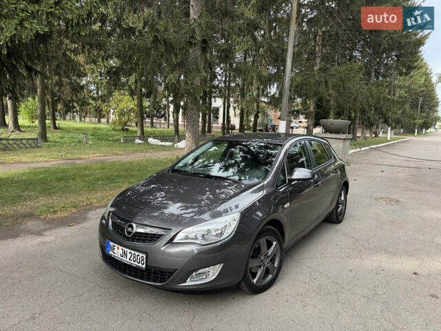 Серый Опель Астра, объемом двигателя 1.6 л и пробегом 187 тыс. км за 6900 $, фото 1 на Automoto.ua