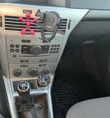 Серый Опель Астра, объемом двигателя 1.6 л и пробегом 132 тыс. км за 4500 $, фото 15 на Automoto.ua