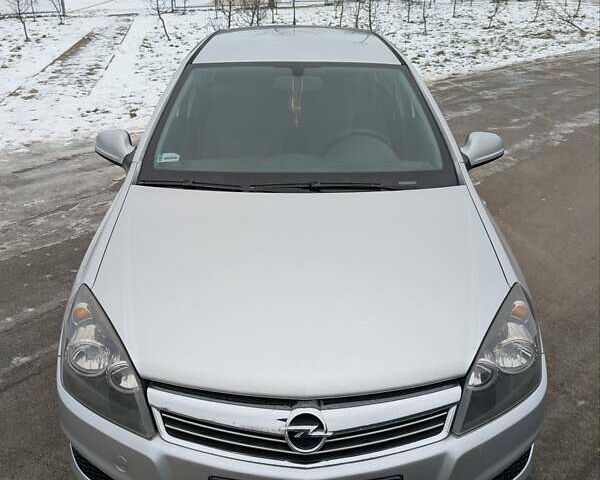 Серый Опель Астра, объемом двигателя 1.4 л и пробегом 274 тыс. км за 4700 $, фото 7 на Automoto.ua