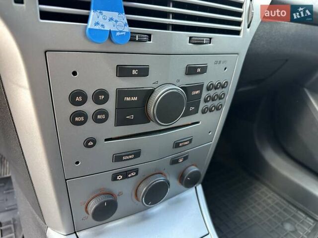 Серый Опель Астра, объемом двигателя 1.4 л и пробегом 178 тыс. км за 5500 $, фото 28 на Automoto.ua