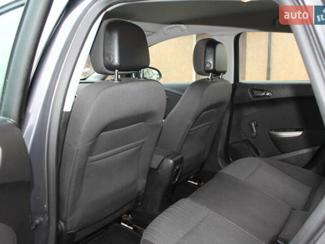 Серый Опель Астра, объемом двигателя 1.6 л и пробегом 193 тыс. км за 5890 $, фото 78 на Automoto.ua