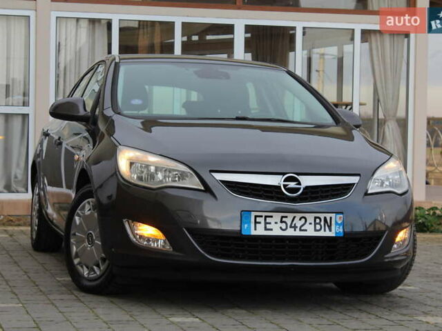 Серый Опель Астра, объемом двигателя 1.6 л и пробегом 193 тыс. км за 5890 $, фото 2 на Automoto.ua