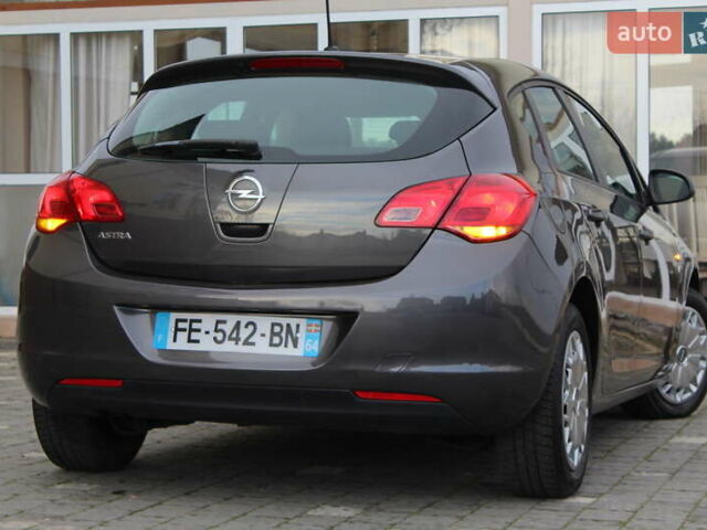 Серый Опель Астра, объемом двигателя 1.6 л и пробегом 193 тыс. км за 5890 $, фото 23 на Automoto.ua