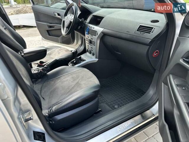 Серый Опель Астра, объемом двигателя 1.4 л и пробегом 178 тыс. км за 5500 $, фото 34 на Automoto.ua