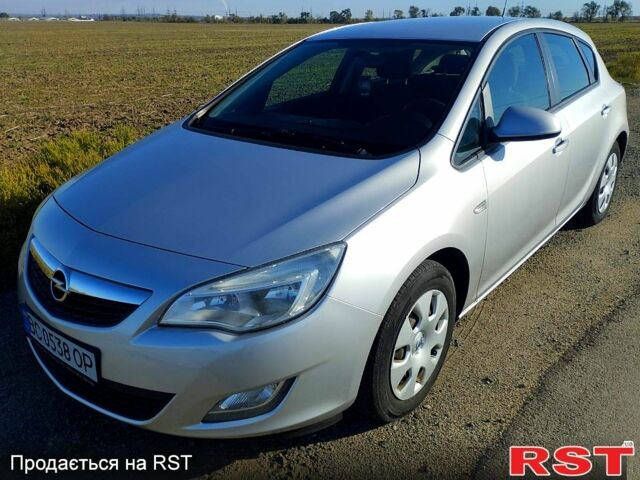 Сірий Опель Астра, об'ємом двигуна 1.4 л та пробігом 246 тис. км за 5950 $, фото 3 на Automoto.ua