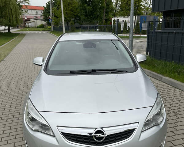 Сірий Опель Астра, об'ємом двигуна 1.6 л та пробігом 161 тис. км за 8199 $, фото 2 на Automoto.ua
