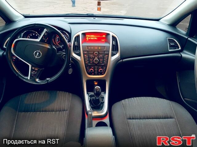 Серый Опель Астра, объемом двигателя 1.6 л и пробегом 250 тыс. км за 8000 $, фото 4 на Automoto.ua