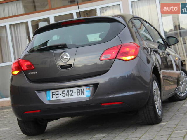 Серый Опель Астра, объемом двигателя 1.6 л и пробегом 193 тыс. км за 5890 $, фото 25 на Automoto.ua