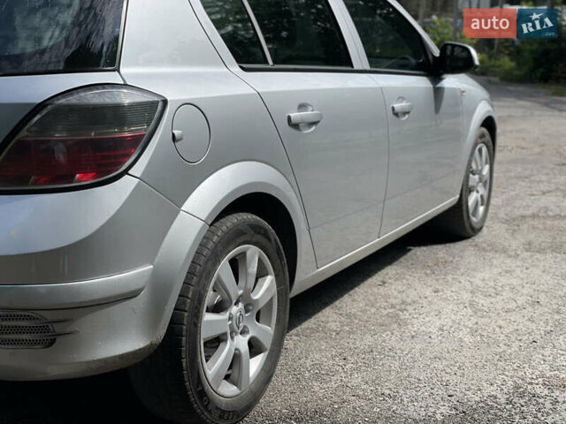 Сірий Опель Астра, об'ємом двигуна 1.6 л та пробігом 148 тис. км за 6450 $, фото 5 на Automoto.ua