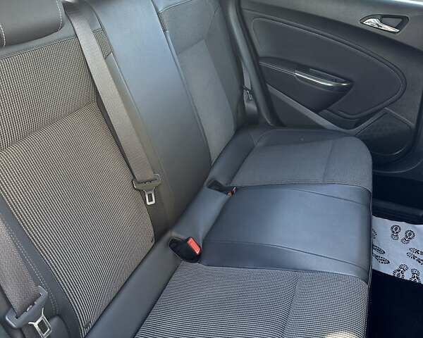 Серый Опель Астра, объемом двигателя 2 л и пробегом 213 тыс. км за 7500 $, фото 10 на Automoto.ua