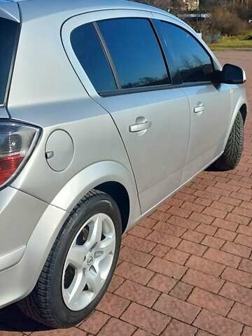 Сірий Опель Астра, об'ємом двигуна 1.7 л та пробігом 311 тис. км за 4900 $, фото 7 на Automoto.ua