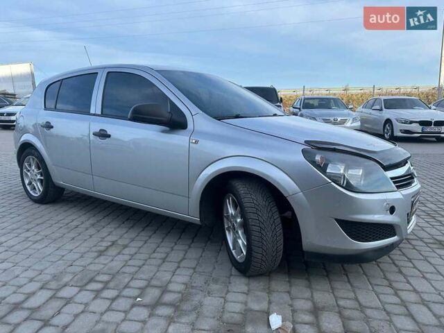 Серый Опель Астра, объемом двигателя 1.7 л и пробегом 311 тыс. км за 5190 $, фото 8 на Automoto.ua