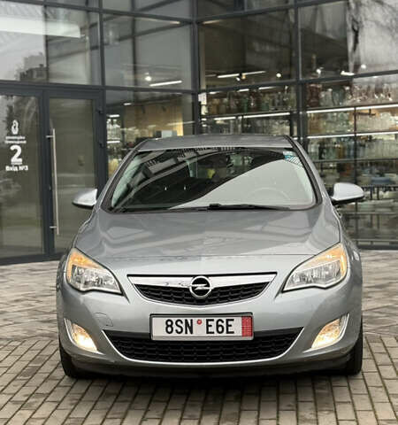 Серый Опель Астра, объемом двигателя 1.4 л и пробегом 259 тыс. км за 6400 $, фото 11 на Automoto.ua