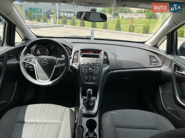 Серый Опель Астра, объемом двигателя 1.4 л и пробегом 245 тыс. км за 6200 $, фото 43 на Automoto.ua