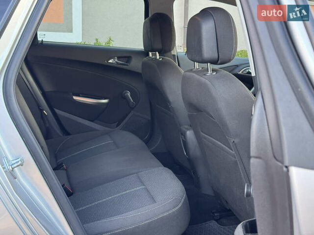 Сірий Опель Астра, об'ємом двигуна 1.4 л та пробігом 239 тис. км за 5999 $, фото 85 на Automoto.ua