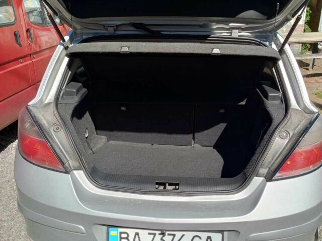 Сірий Опель Астра, об'ємом двигуна 1.7 л та пробігом 190 тис. км за 5300 $, фото 5 на Automoto.ua