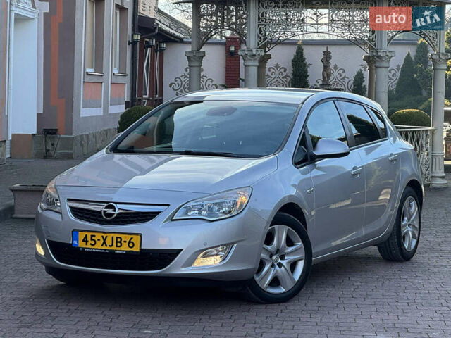 Сірий Опель Астра, об'ємом двигуна 1.4 л та пробігом 239 тис. км за 5999 $, фото 1 на Automoto.ua