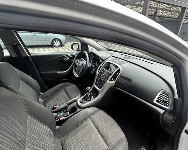 Сірий Опель Астра, об'ємом двигуна 1.7 л та пробігом 253 тис. км за 6650 $, фото 6 на Automoto.ua