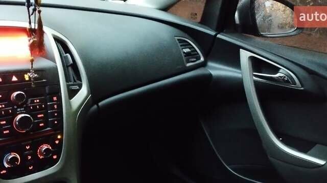 Серый Опель Астра, объемом двигателя 1.3 л и пробегом 270 тыс. км за 5500 $, фото 5 на Automoto.ua