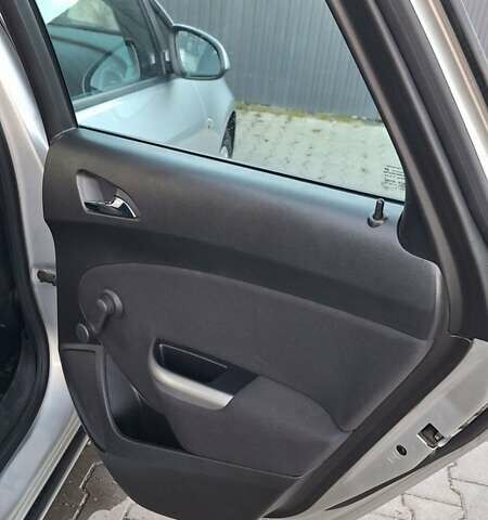 Серый Опель Астра, объемом двигателя 1.3 л и пробегом 329 тыс. км за 5500 $, фото 4 на Automoto.ua