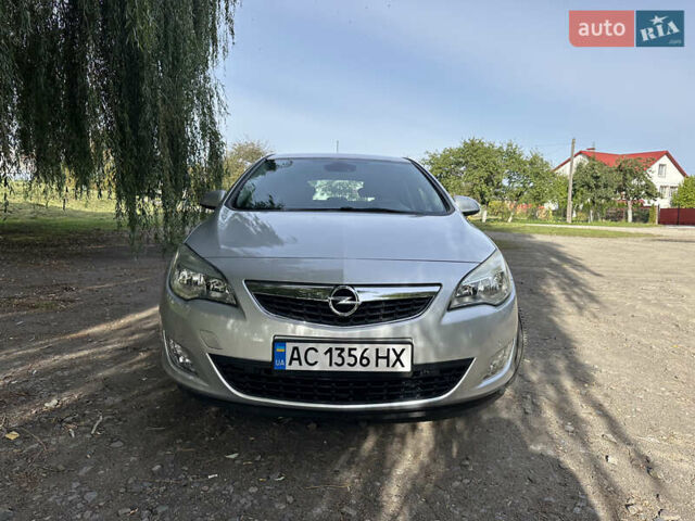 Серый Опель Астра, объемом двигателя 1.6 л и пробегом 228 тыс. км за 8290 $, фото 1 на Automoto.ua