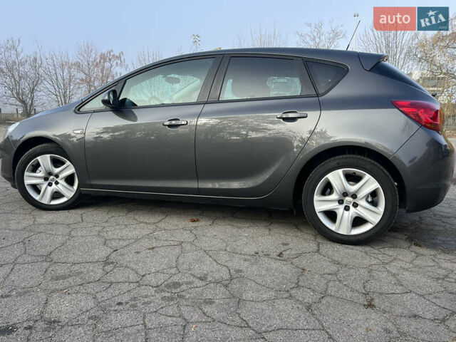 Серый Опель Астра, объемом двигателя 0 л и пробегом 171 тыс. км за 7500 $, фото 11 на Automoto.ua