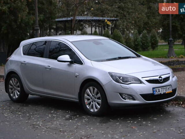 Серый Опель Астра, объемом двигателя 1.6 л и пробегом 160 тыс. км за 9000 $, фото 1 на Automoto.ua