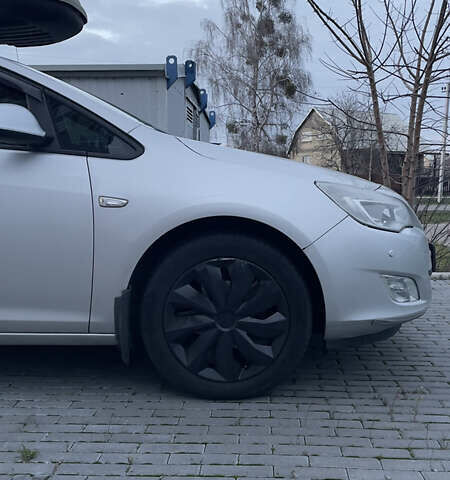 Сірий Опель Астра, об'ємом двигуна 1.6 л та пробігом 297 тис. км за 7000 $, фото 5 на Automoto.ua