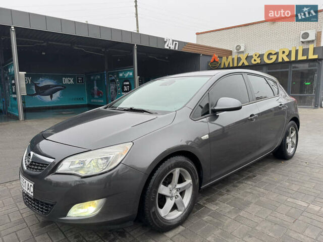 Серый Опель Астра, объемом двигателя 1.3 л и пробегом 221 тыс. км за 6700 $, фото 19 на Automoto.ua