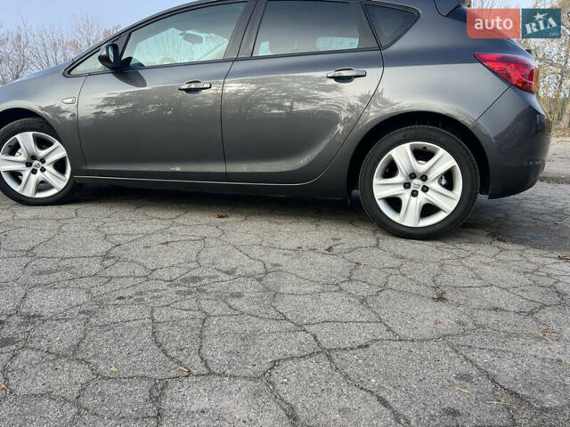 Серый Опель Астра, объемом двигателя 0 л и пробегом 171 тыс. км за 7500 $, фото 10 на Automoto.ua