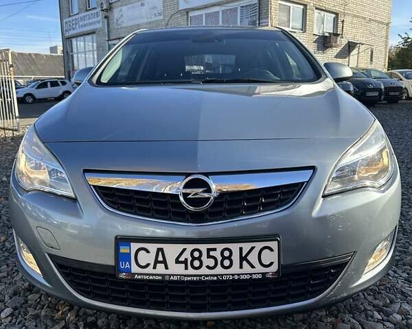 Серый Опель Астра, объемом двигателя 2 л и пробегом 213 тыс. км за 7500 $, фото 9 на Automoto.ua
