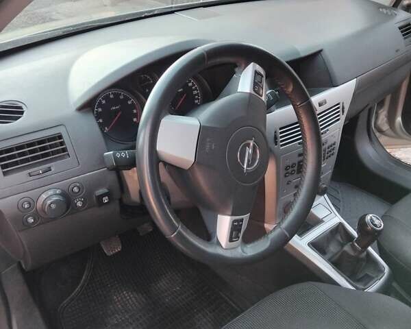 Сірий Опель Астра, об'ємом двигуна 1.4 л та пробігом 205 тис. км за 5600 $, фото 13 на Automoto.ua