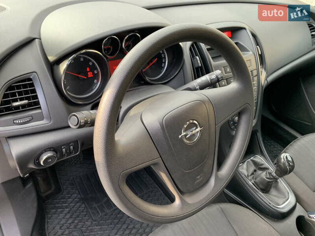 Серый Опель Астра, объемом двигателя 1.3 л и пробегом 231 тыс. км за 6650 $, фото 28 на Automoto.ua