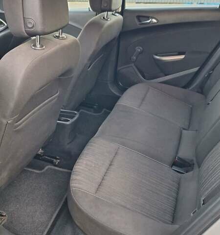 Серый Опель Астра, объемом двигателя 1.3 л и пробегом 329 тыс. км за 5500 $, фото 6 на Automoto.ua