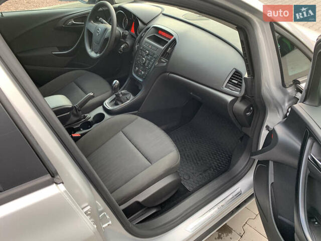 Серый Опель Астра, объемом двигателя 1.3 л и пробегом 231 тыс. км за 6650 $, фото 23 на Automoto.ua