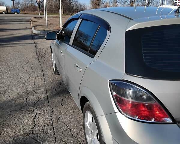 Сірий Опель Астра, об'ємом двигуна 1.4 л та пробігом 205 тис. км за 5600 $, фото 6 на Automoto.ua