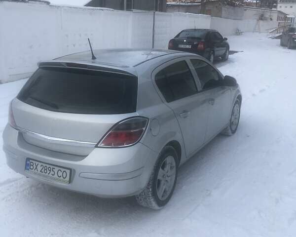 Опель Астра 2011 в Каменце-Подольском на Automoto.ua Серый Опель Астра, объемом двигателя 1.6 л и пробегом 310 тыс. км за 5650 $, фото 5 на Automoto.ua