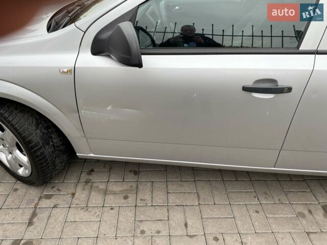 Сірий Опель Астра, об'ємом двигуна 1.7 л та пробігом 322 тис. км за 5150 $, фото 6 на Automoto.ua