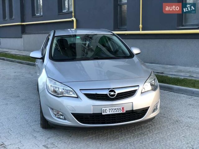 Сірий Опель Астра, об'ємом двигуна 1.6 л та пробігом 135 тис. км за 8700 $, фото 4 на Automoto.ua