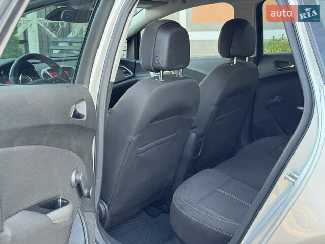 Сірий Опель Астра, об'ємом двигуна 1.4 л та пробігом 239 тис. км за 5999 $, фото 105 на Automoto.ua