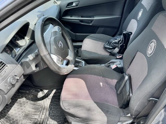 Серый Опель Астра, объемом двигателя 1.6 л и пробегом 30 тыс. км за 7500 $, фото 9 на Automoto.ua