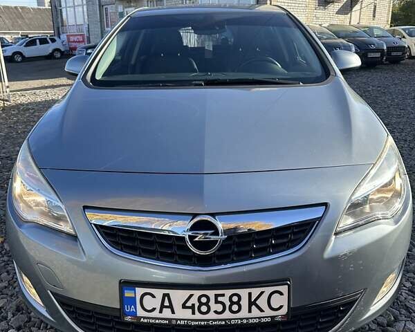 Серый Опель Астра, объемом двигателя 2 л и пробегом 213 тыс. км за 7500 $, фото 6 на Automoto.ua