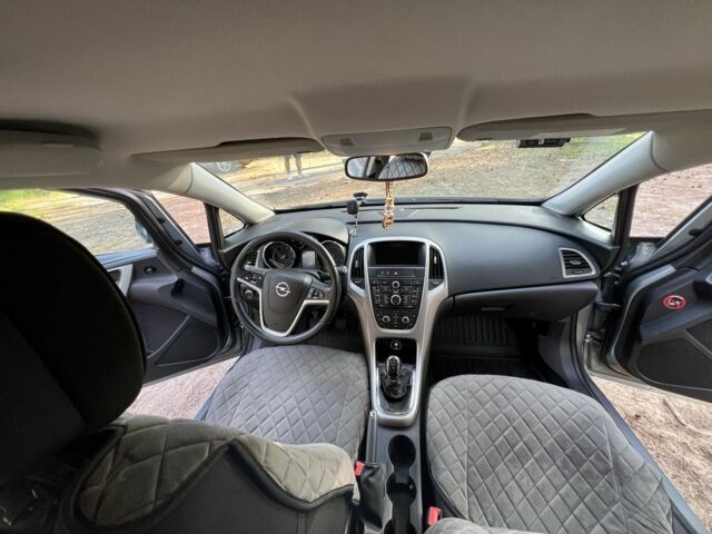 Серый Опель Астра, объемом двигателя 1.2 л и пробегом 295 тыс. км за 6200 $, фото 5 на Automoto.ua