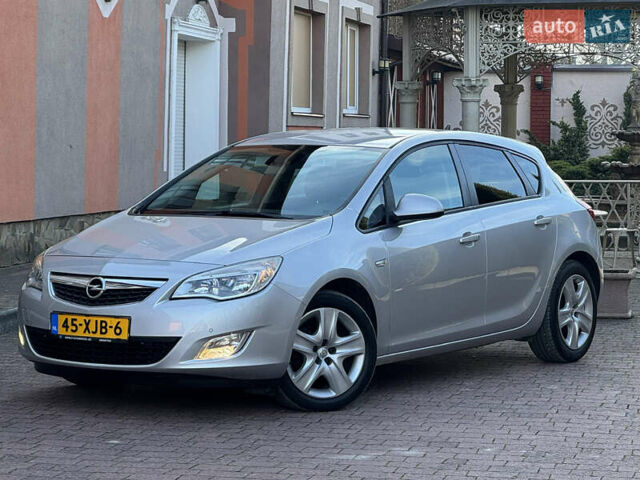 Сірий Опель Астра, об'ємом двигуна 1.4 л та пробігом 239 тис. км за 5999 $, фото 2 на Automoto.ua